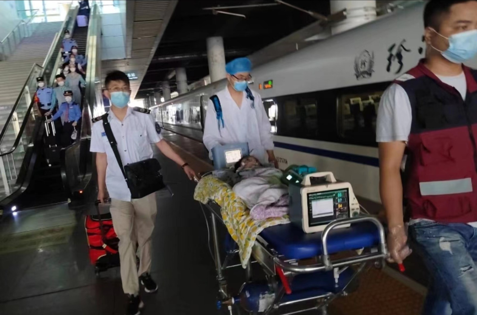 台山市高铁转运公司